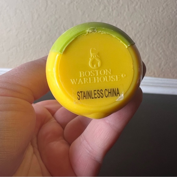 Vintage Boston Warehouse Bunny Rabbit vegetable Peeler, Sunny Yellow Lime Green - Picture 7 of 8